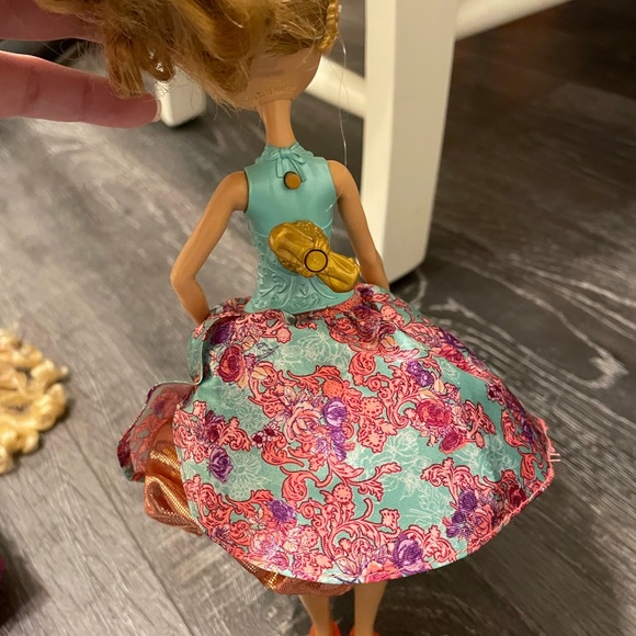 Doll! - Picture 3 of 5